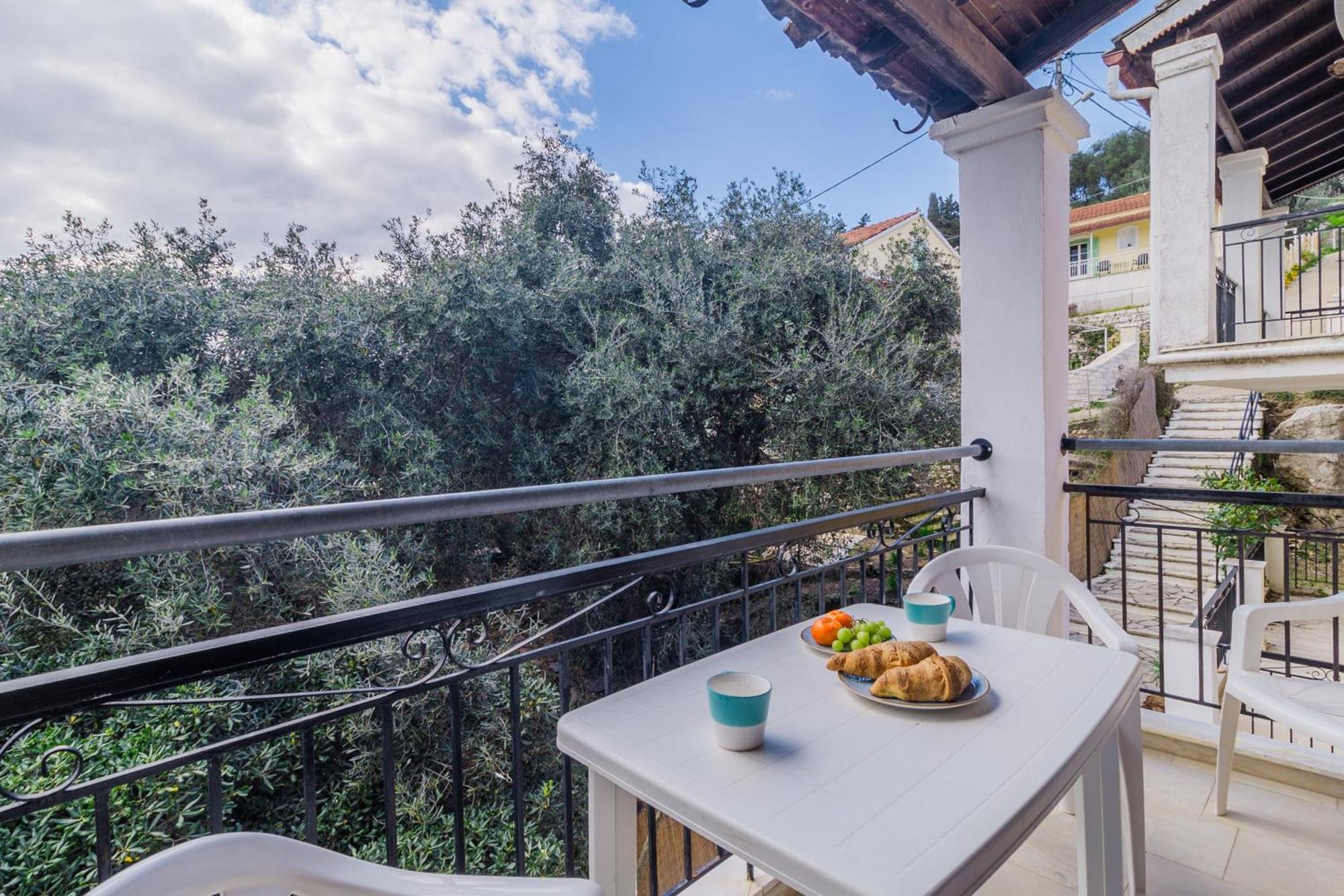 Sunflower Apartments & Studios Kassiopi Exterior photo
