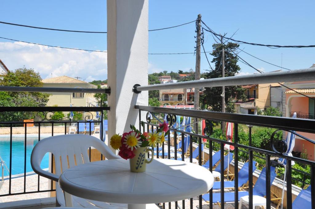 Sunflower Apartments & Studios Kassiopi Exterior photo